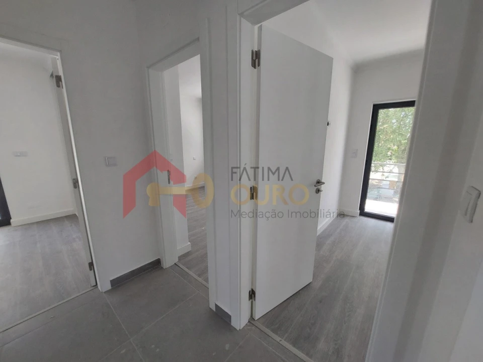 Moradia T4 para Venda em Assunção, Ajuda, Salvador e Santo Ildefonso Foto 21