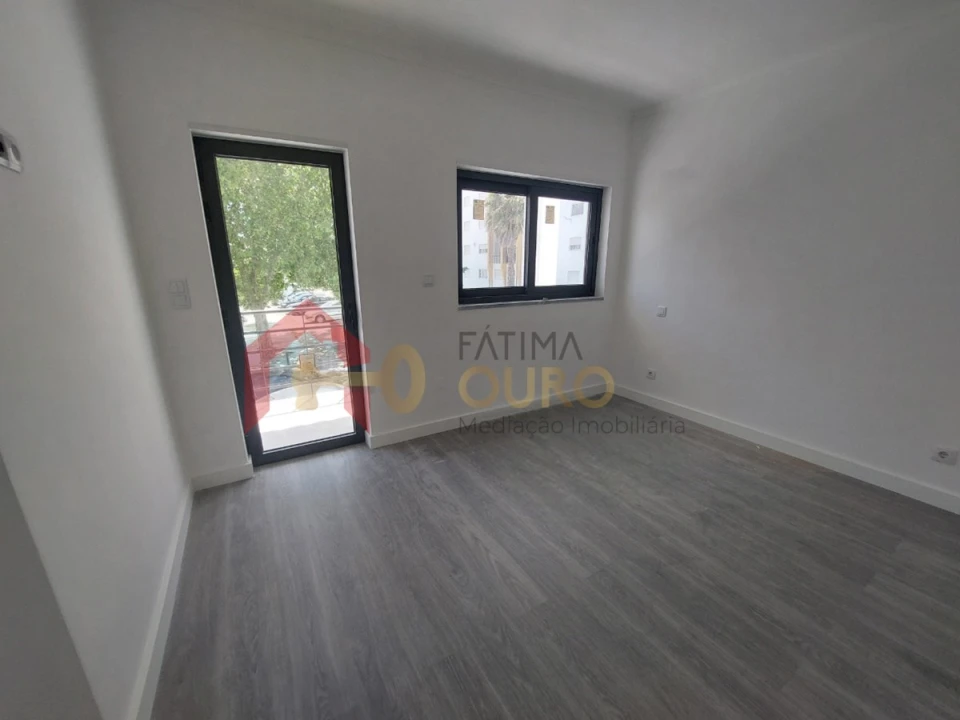 Moradia T4 para Venda em Assunção, Ajuda, Salvador e Santo Ildefonso Foto 23