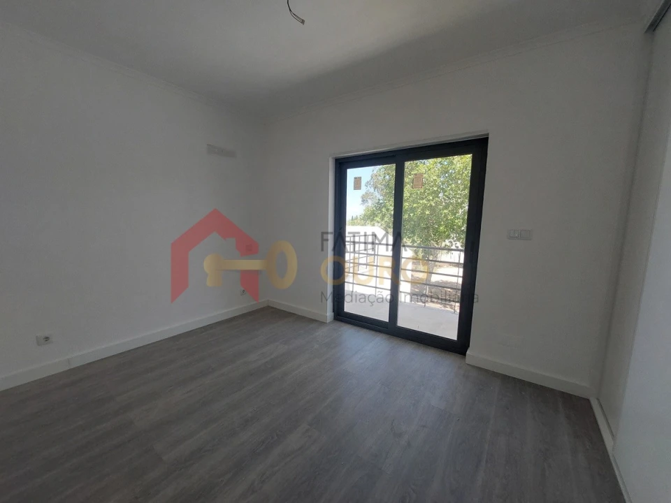 Moradia T4 para Venda em Assunção, Ajuda, Salvador e Santo Ildefonso Foto 27