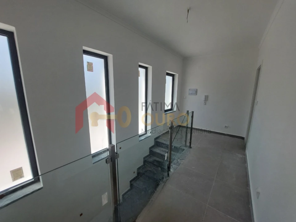 Moradia T4 para Venda em Assunção, Ajuda, Salvador e Santo Ildefonso Foto 30