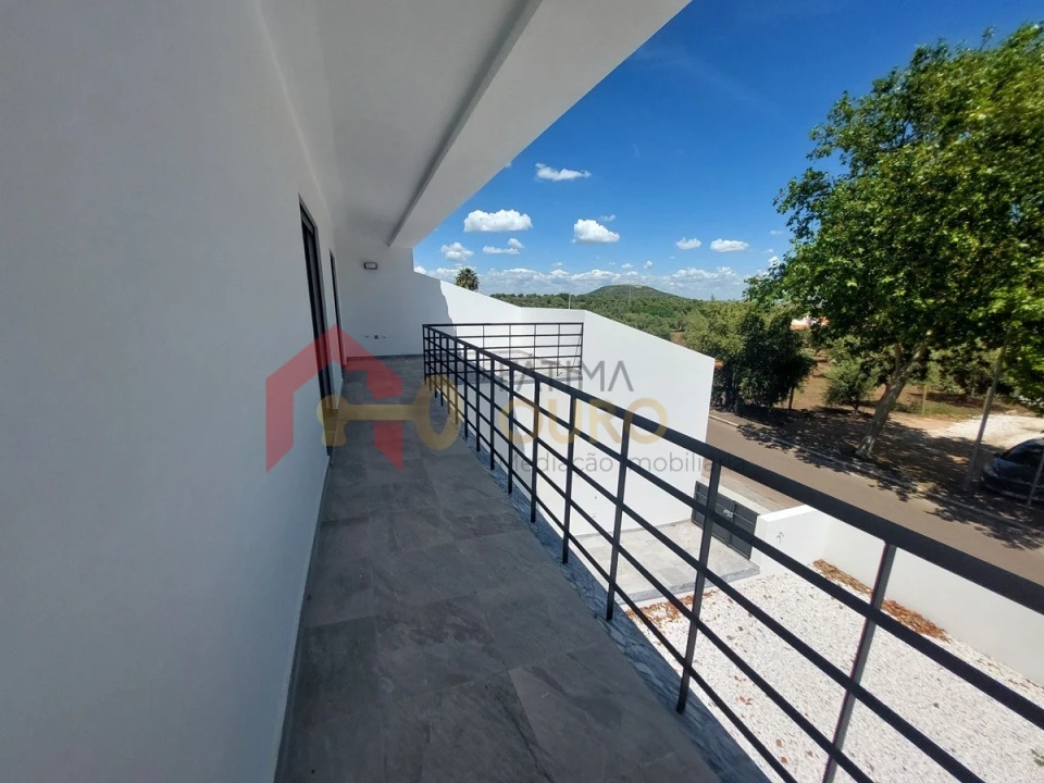 Moradia T4 para Venda em Assunção, Ajuda, Salvador e Santo Ildefonso Foto 28