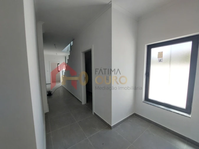 Moradia T4 para Venda em Assunção, Ajuda, Salvador e Santo Ildefonso Foto 11