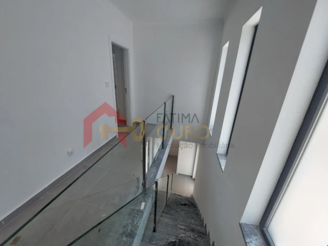 Moradia T4 para Venda em Assunção, Ajuda, Salvador e Santo Ildefonso Foto 14