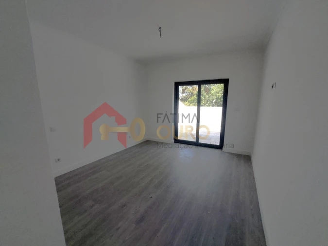 Moradia T4 para Venda em Assunção, Ajuda, Salvador e Santo Ildefonso Foto 17