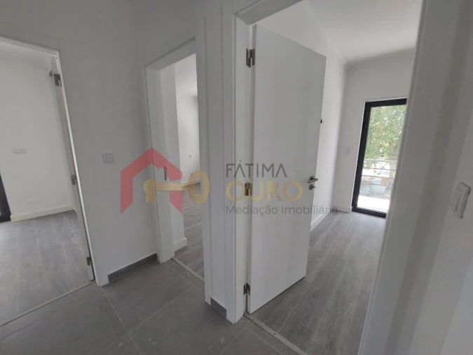 Moradia T4 para Venda em Assunção, Ajuda, Salvador e Santo Ildefonso Foto 21