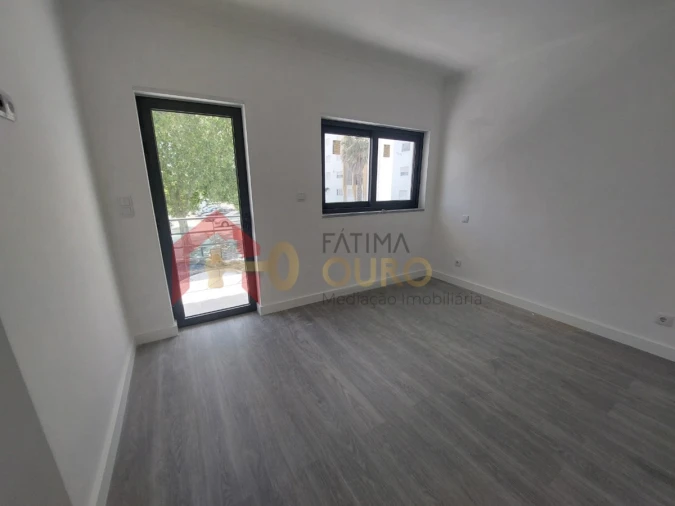 Moradia T4 para Venda em Assunção, Ajuda, Salvador e Santo Ildefonso Foto 23