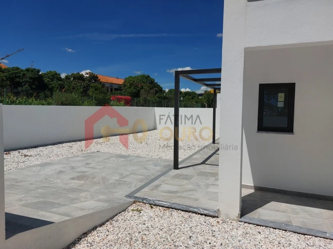 Moradia T4 para Venda em Assunção, Ajuda, Salvador e Santo Ildefonso Foto 33