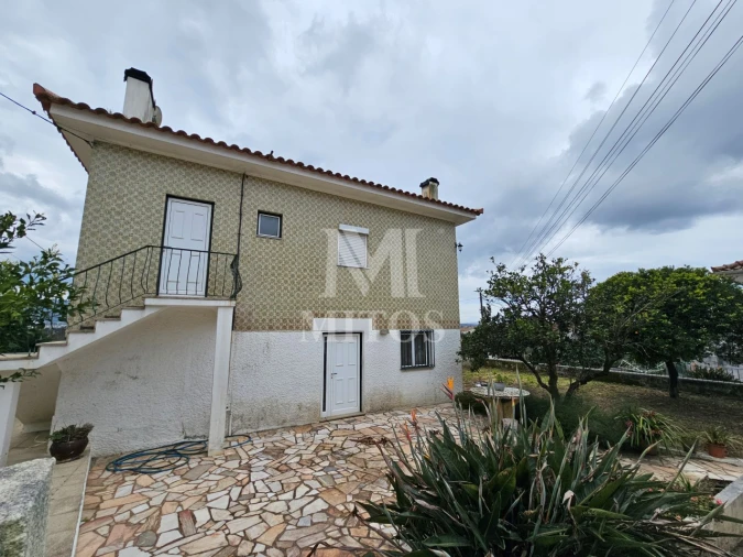 Moradia T3 para Venda em Cardielos e Serreleis Foto 2