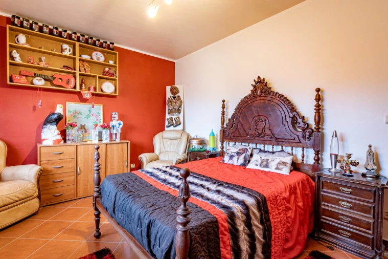 Moradia T4 para Venda em Marinha das Ondas Foto 16