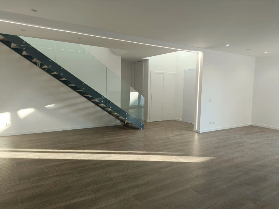 Moradia T5 para Venda em Marvila, Ribeira Santarém, São Salvador, São Nicolau Foto 4