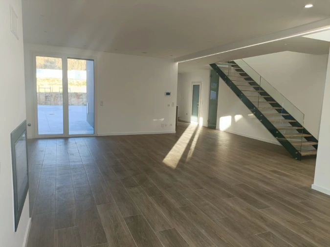 Moradia T5 para Venda em Marvila, Ribeira Santarém, São Salvador, São Nicolau Foto 8