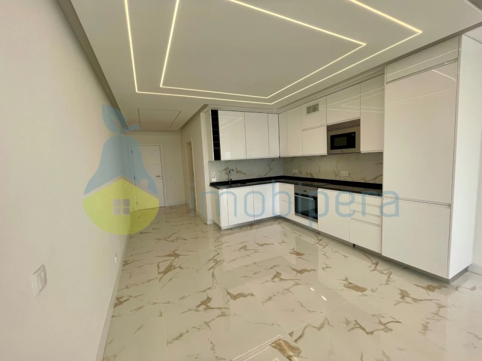 Apartamento T2 para Venda em Quarteira Foto 9