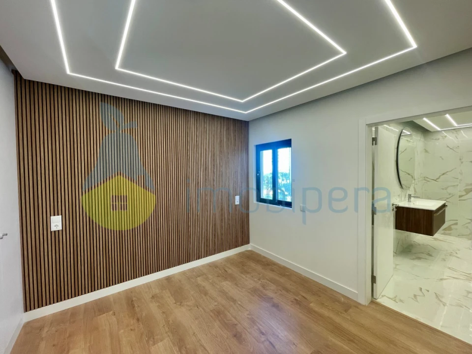 Apartamento T2 para Venda em Quarteira Foto 12