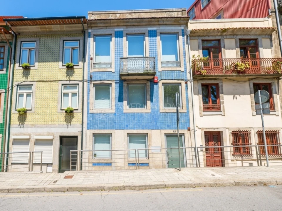 Prédio para Venda em Lordelo do Ouro e Massarelos Foto 2