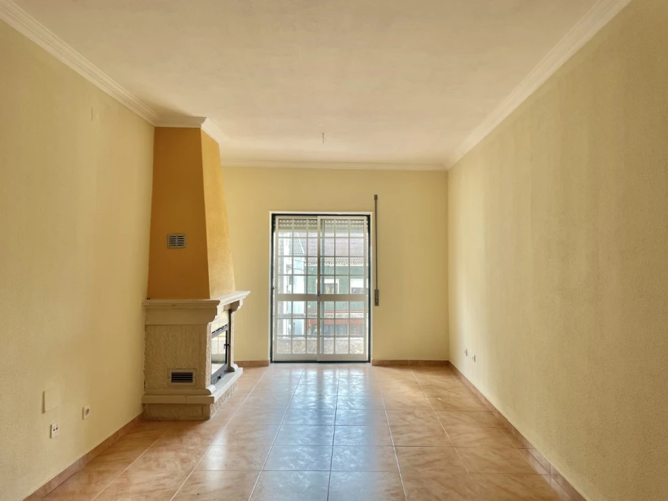 Apartamento T2 para Venda em Reguengo Grande Foto 4