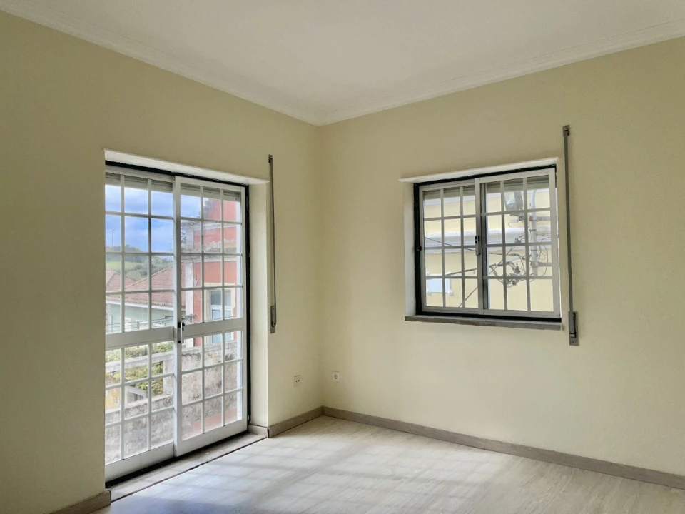 Apartamento T2 para Venda em Reguengo Grande Foto 10