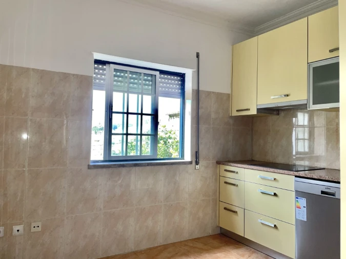 Apartamento T2 para Venda em Reguengo Grande Foto 3