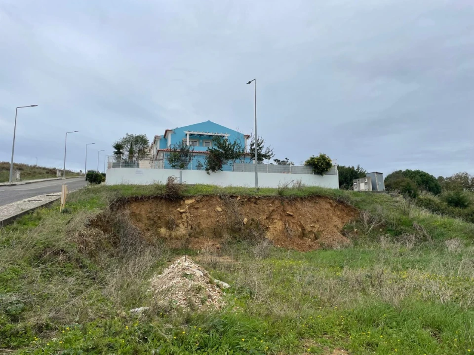Prédio para Venda em Reguengo Grande Foto 9