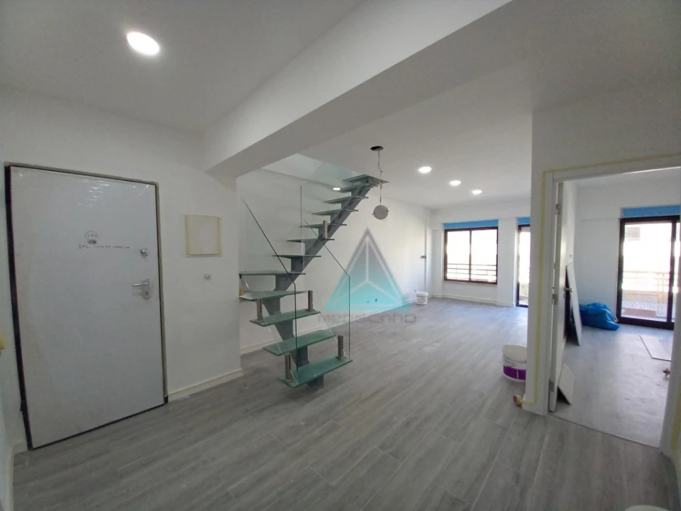 Apartamento T3 para Venda em Costa da Caparica Foto 2