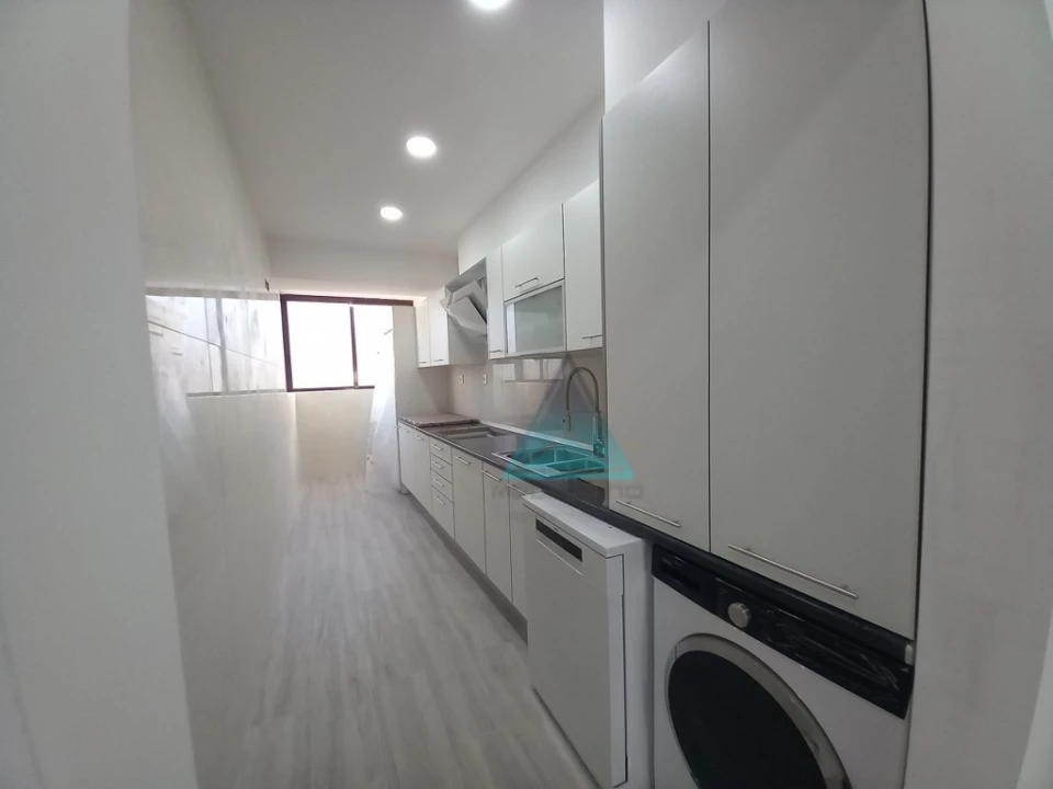 Apartamento T3 para Venda em Costa da Caparica Foto 6