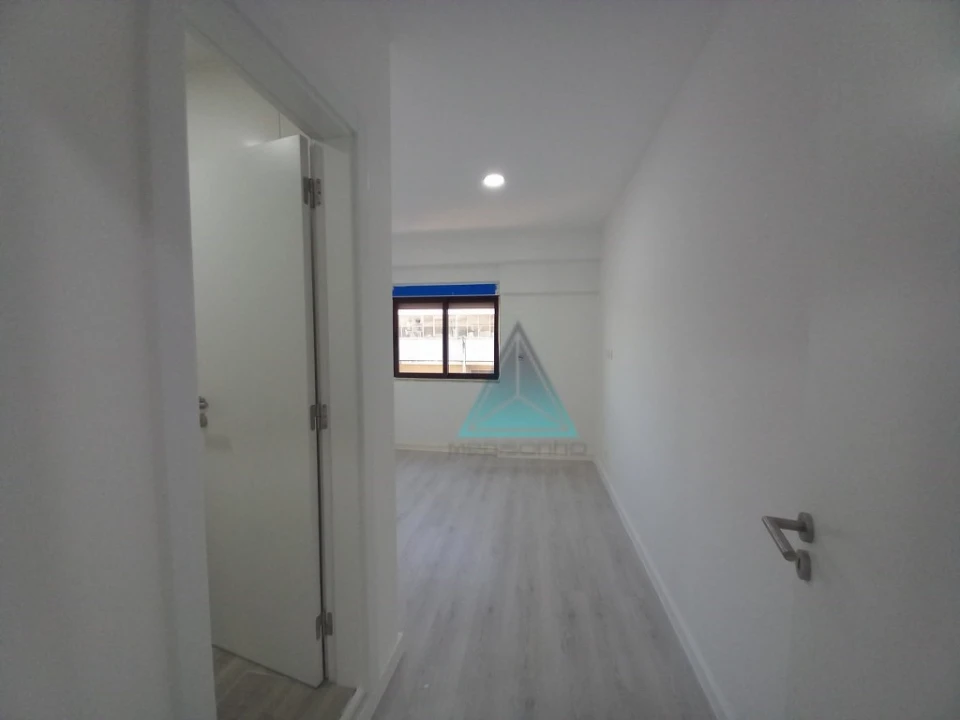 Apartamento T3 para Venda em Costa da Caparica Foto 16