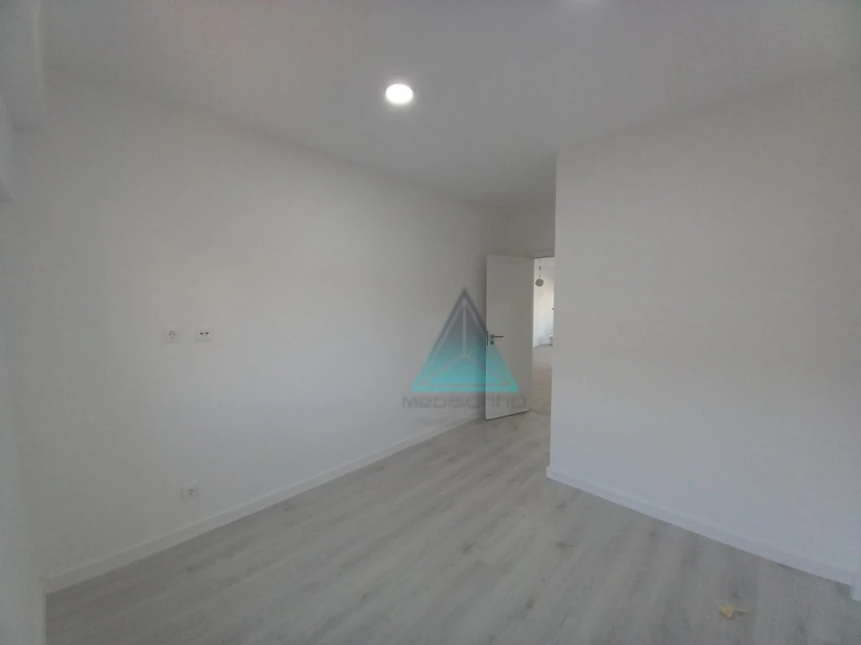 Apartamento T3 para Venda em Costa da Caparica Foto 20