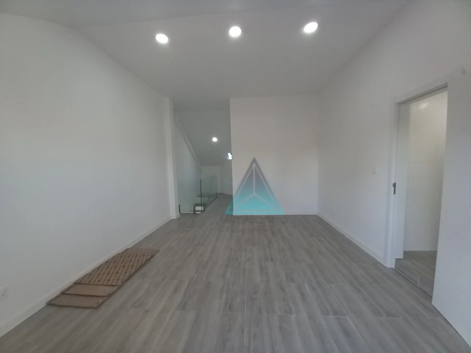 Apartamento T3 para Venda em Costa da Caparica Foto 36