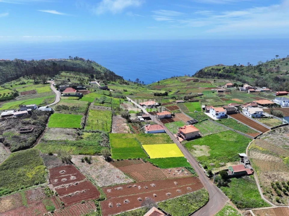 Terreno para Venda em Fajã da Ovelha Foto 1