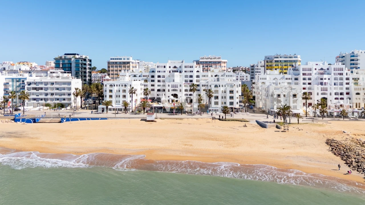 Apartamento T2 para Venda em Quarteira Foto 6