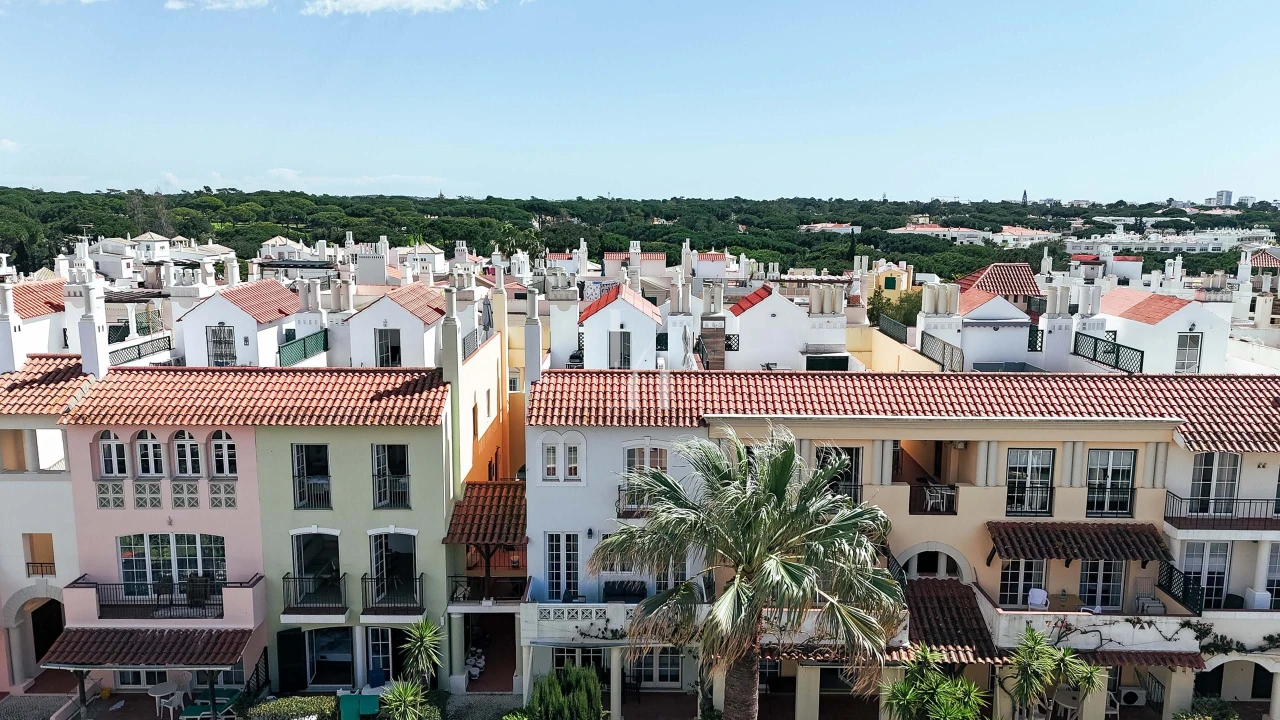 Apartamento T2 para Arrendamento férias em Quarteira Foto 3