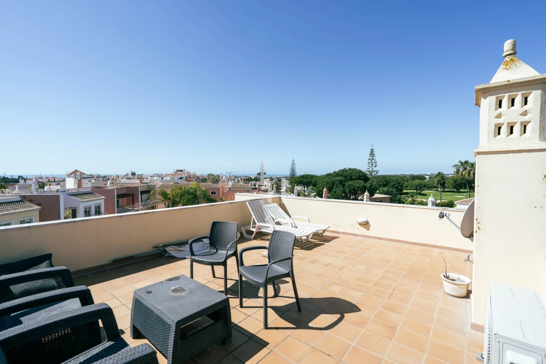 Apartamento T1 para Arrendamento férias em Quarteira Foto 14