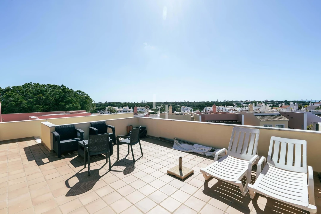 Apartamento T1 para Arrendamento férias em Quarteira Foto 16