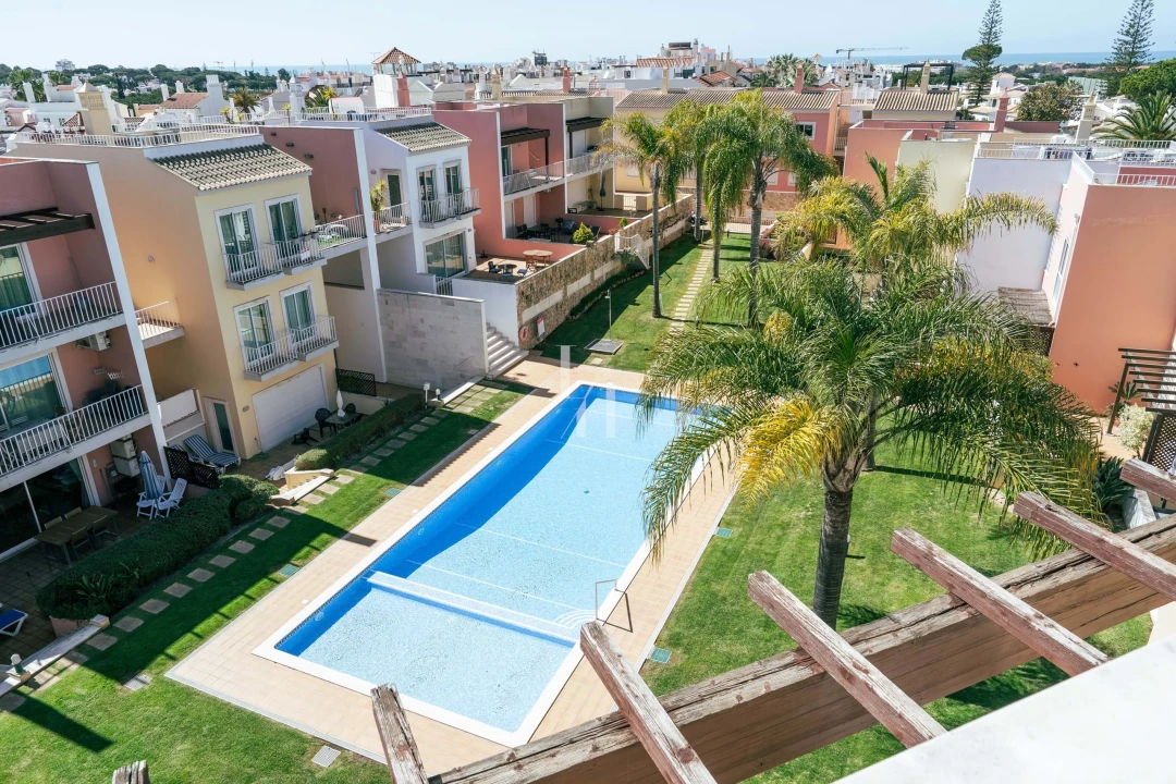 Apartamento T1 para Arrendamento férias em Quarteira Foto 17