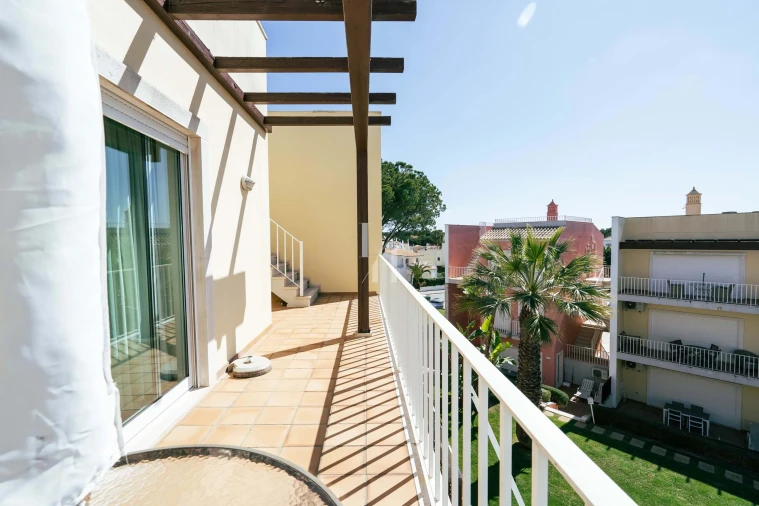 Apartamento T1 para Arrendamento férias em Quarteira Foto 13