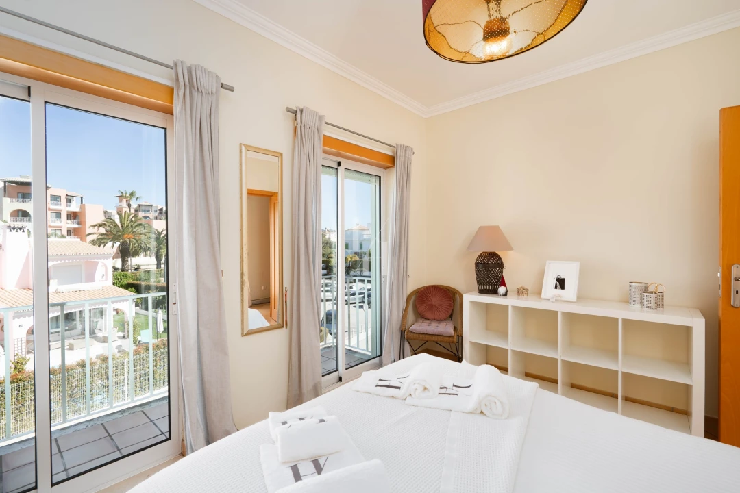 Apartamento T1 para Arrendamento férias em Quarteira Foto 11