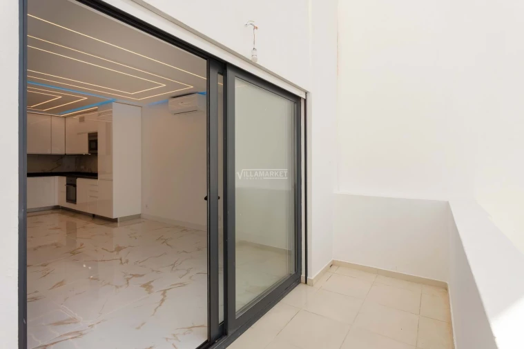 Apartamento T2 para Venda em Quarteira Foto 11