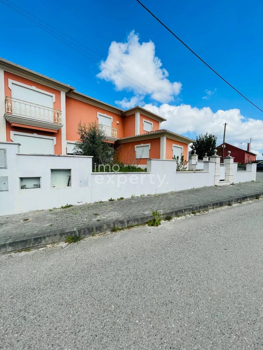 Moradia T7 para Venda em Bidoeira de Cima