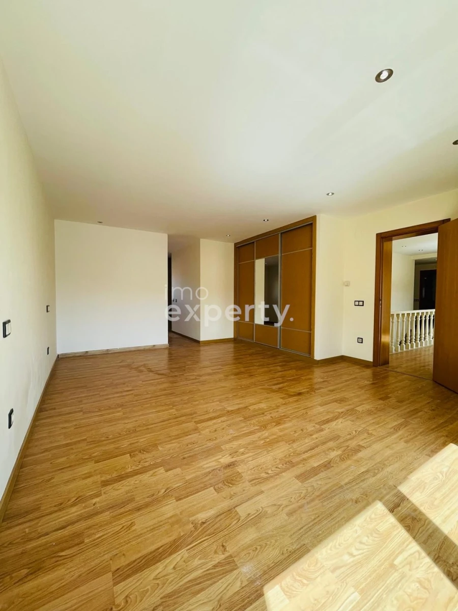 Moradia T7 para Venda em Bidoeira de Cima Foto 5