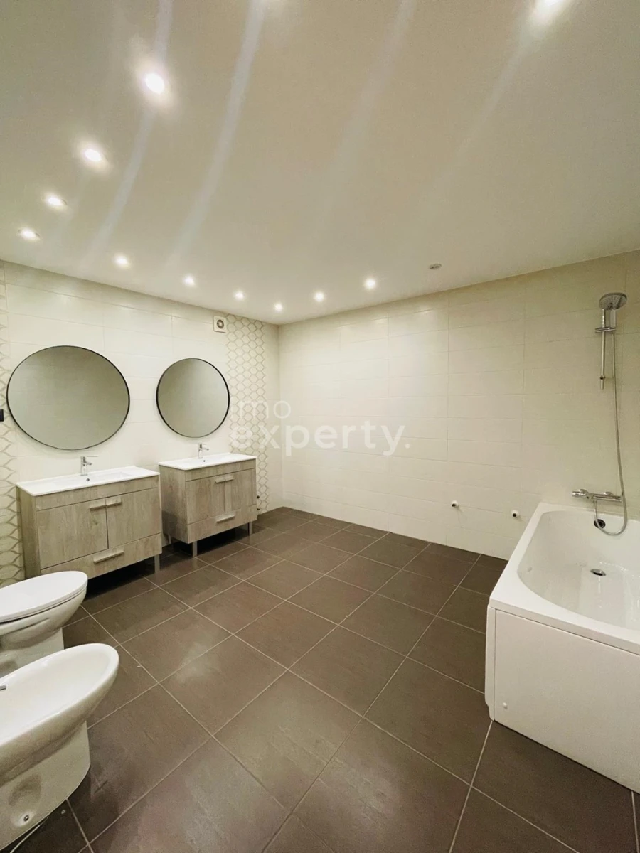 Moradia T7 para Venda em Bidoeira de Cima Foto 9