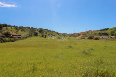 Terreno Misto para Venda em Lagos (São Sebastião e Santa Maria)