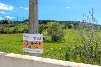 Terreno Misto para Venda em Lagos (São Sebastião e Santa Maria)