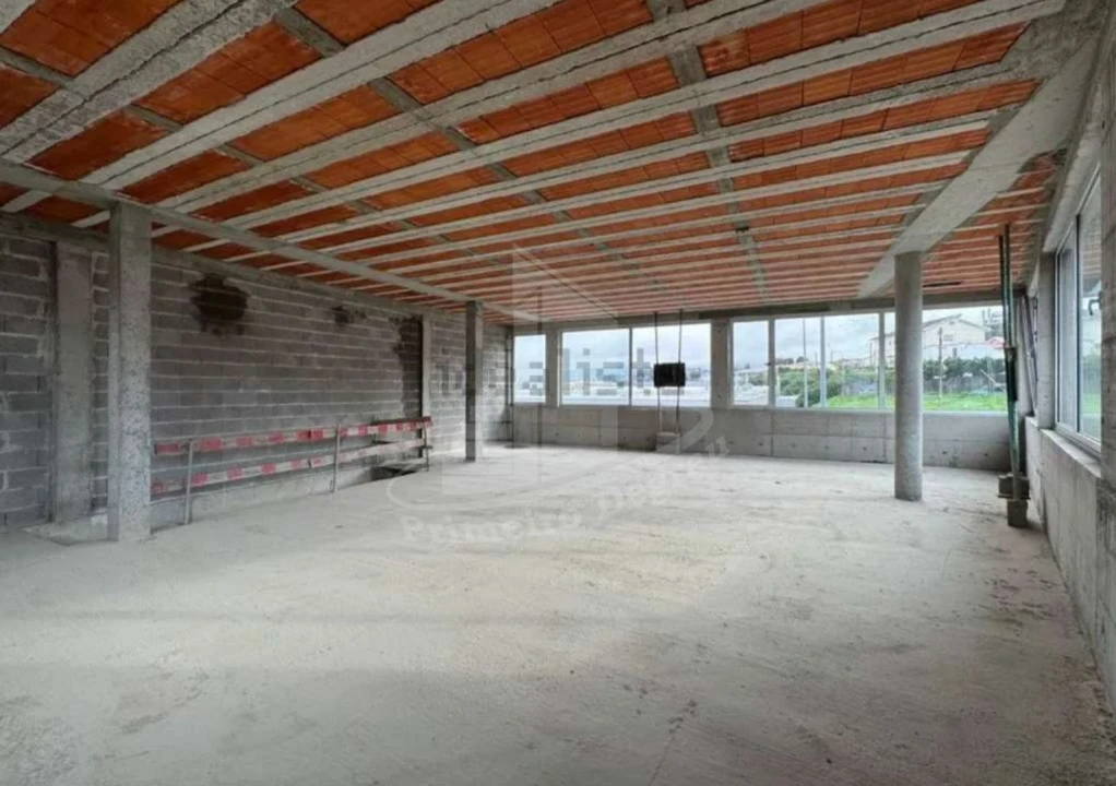 Armazém para Venda em Ferreiros e Gondizalves Foto 3