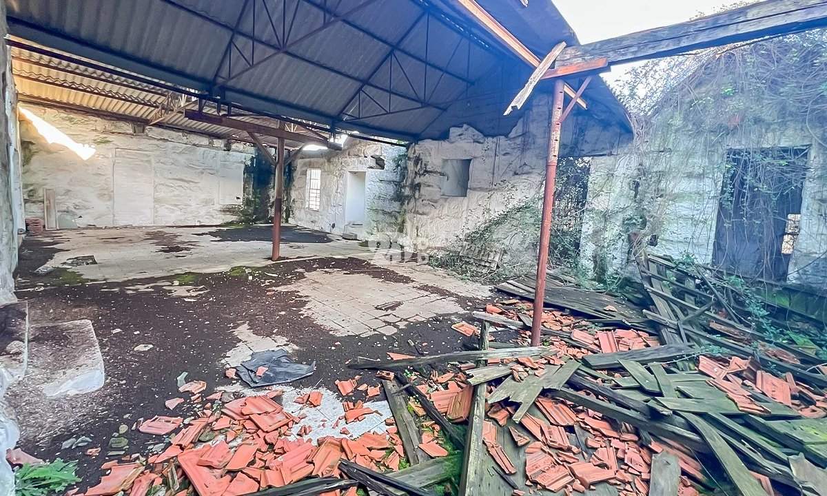 Armazém para Venda em Selho (São Jorge) Foto 9