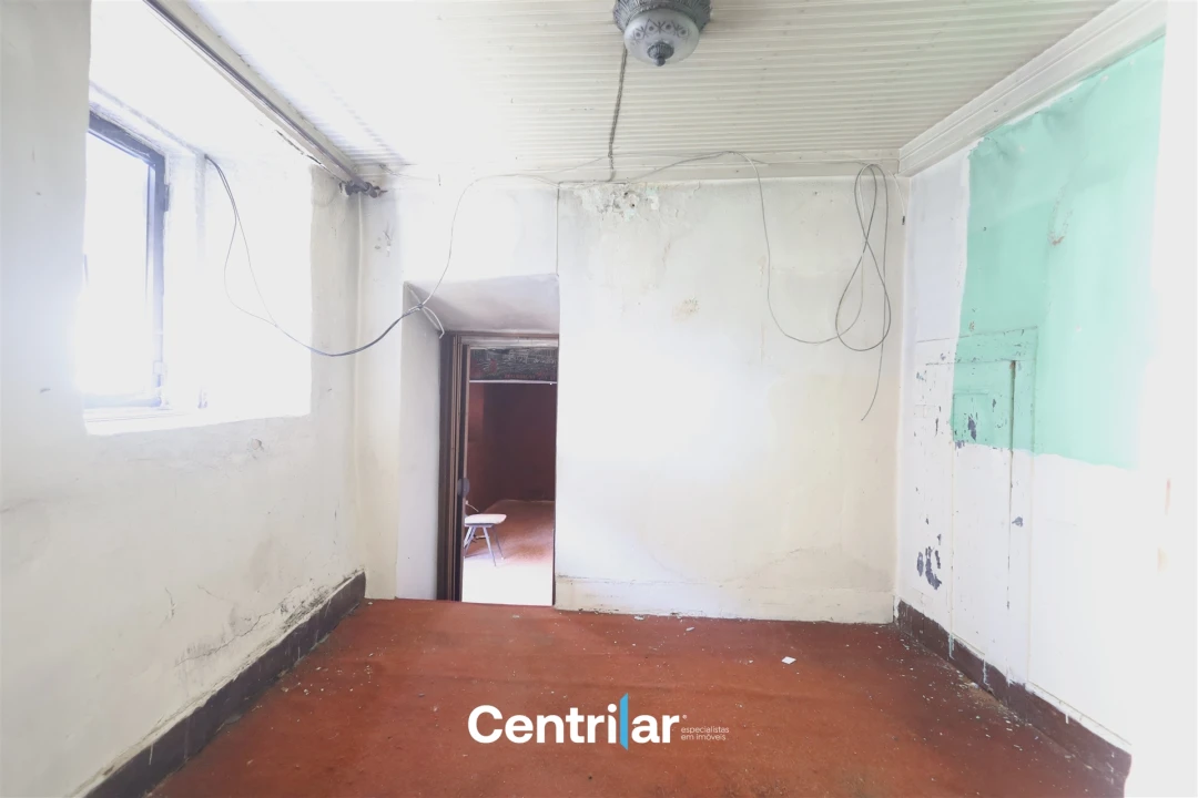 Moradia T2 para Venda em Tavares (Chãs, Várzea e Travanca) Foto 8