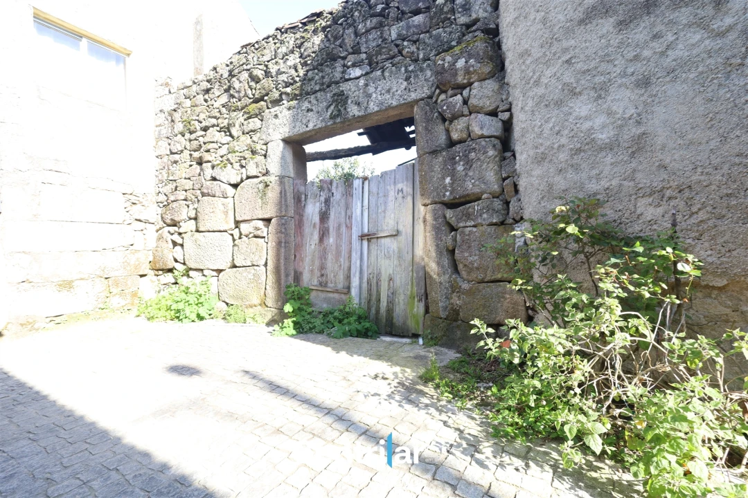 Moradia T2 para Venda em Tavares (Chãs, Várzea e Travanca) Foto 10