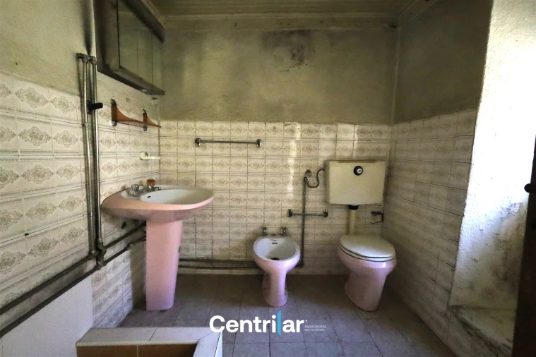 Moradia T2 para Venda em Tavares (Chãs, Várzea e Travanca) Foto 5