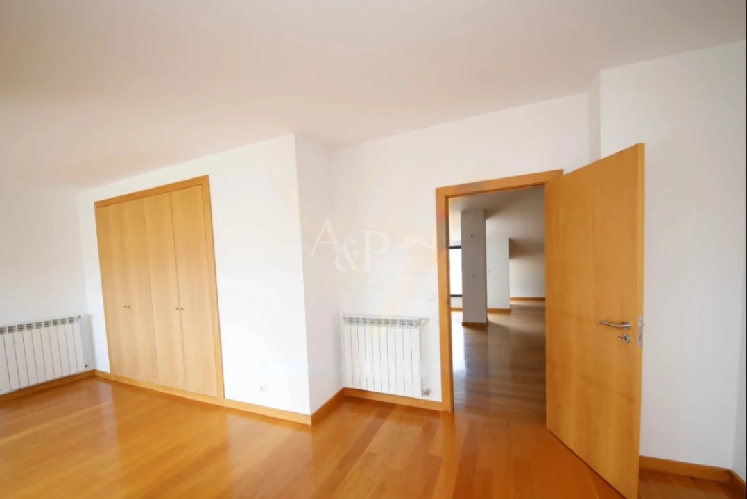 Apartamento T5 para Venda em Repeses e São Salvador Foto 6