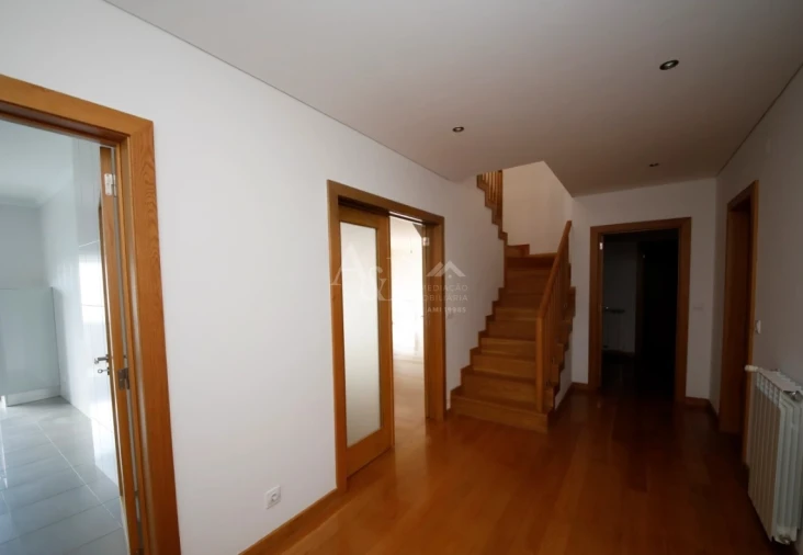 Apartamento T5 para Venda em Repeses e São Salvador Foto 4
