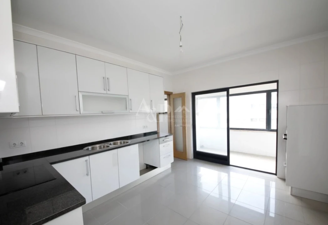 Apartamento T5 para Venda em Repeses e São Salvador Foto 3