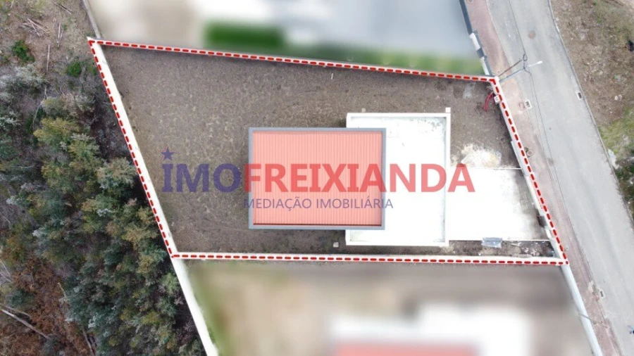 Moradia T4 para Venda em Caxarias Foto 11